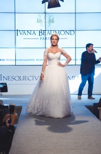 AdrianaBombom-DaniVieira-SheslaineHayalla-desfilam-de-IvanaBeaumond-no-inesquecivel-casamento-icweek-2017 (19)