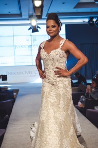 AdrianaBombom-DaniVieira-SheslaineHayalla-desfilam-de-IvanaBeaumond-no-inesquecivel-casamento-icweek-2017 (41)