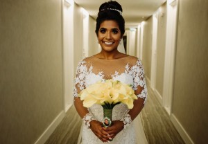 AnaCarlaeBruno-Vestido-de-noiva-rj_casamento-casar-sobmedida-Alugueldevestido-IvanaBeaumond (8)