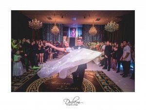 amandalandim-festa-de-15-anos-debutante-aniversario-vestidos-sobmedida-exclusivos-dourado-marsala-BYIVANABEAUMONDPARIS (15)