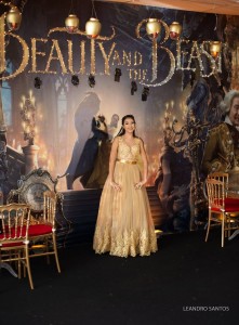 debutante-agatha-a-bela-e-a-fera-vestido-ivana-beaumond-paris(11)