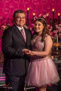 eduarda nicole fotos 15 anos atelier ivana beaumond vestido de debutante rosa pink preto  (16)