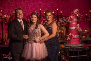 eduarda nicole fotos 15 anos atelier ivana beaumond vestido de debutante rosa pink preto  (17)