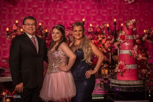 eduarda nicole fotos 15 anos atelier ivana beaumond vestido de debutante rosa pink preto  (22)