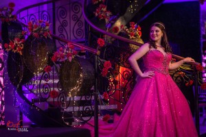 eduarda nicole fotos 15 anos atelier ivana beaumond vestido de debutante rosa pink preto  (27)