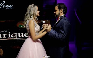 luma-debutate-vestido-de-15-anos-atelier-ivana-beaumond-festa-temática (43)