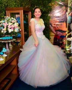 maria-clara-vestido-de-debutante-ivana-beaumond-paris-2