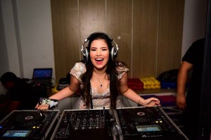 maria-clara-vestido-de-debutante-ivana-beaumond-paris-3