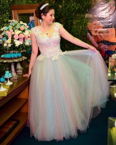 maria-clara-vestido-de-debutante-ivana-beaumond-paris